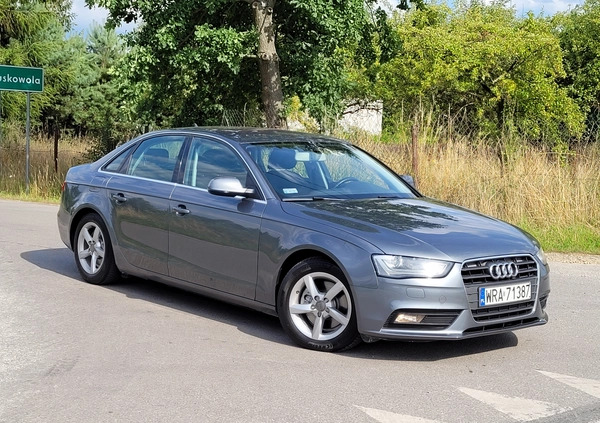 Audi A4 cena 43900 przebieg: 348000, rok produkcji 2012 z Pionki małe 704